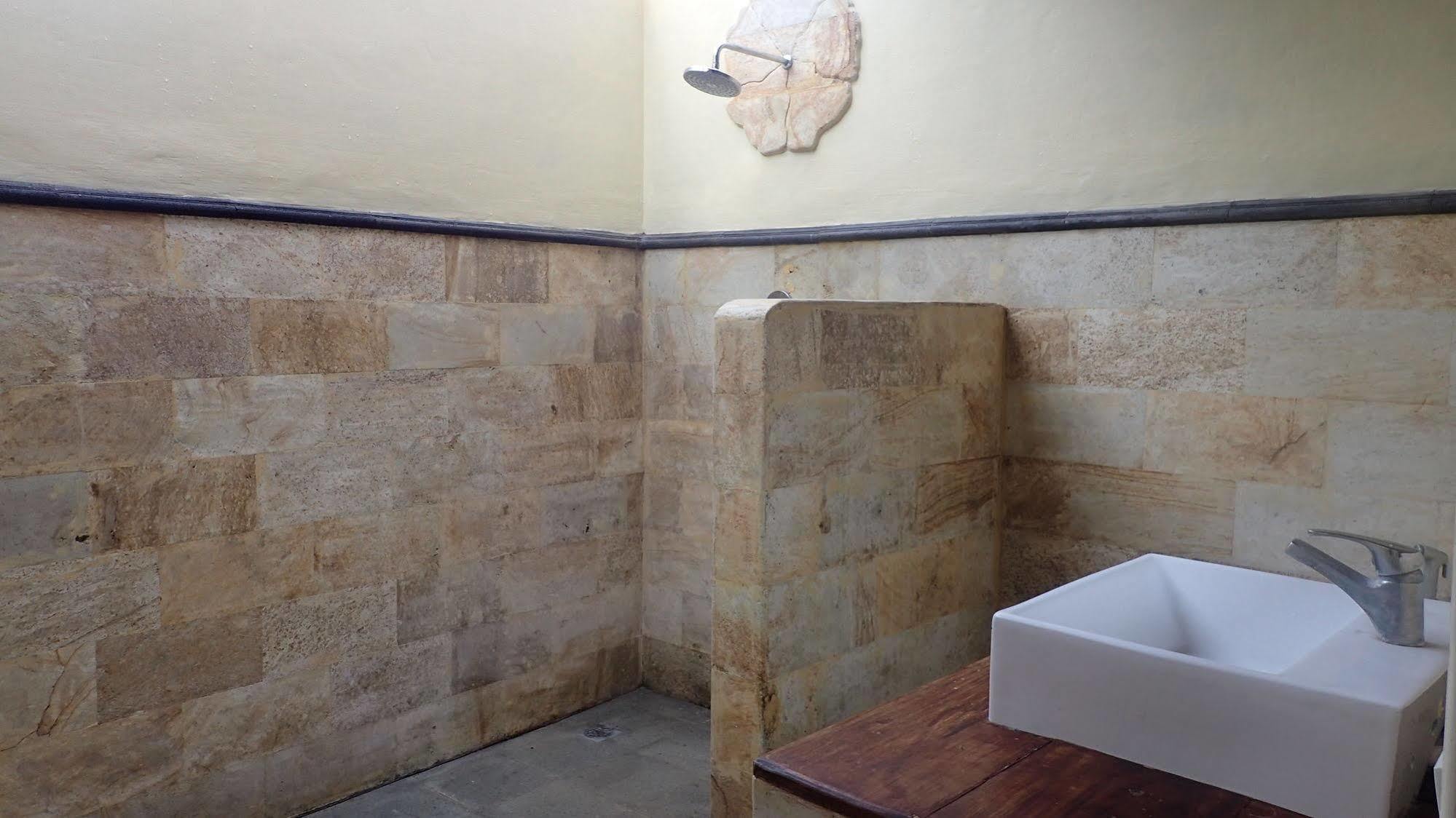 Hotel Hibiscus House Bali Pemuteran Esterno foto